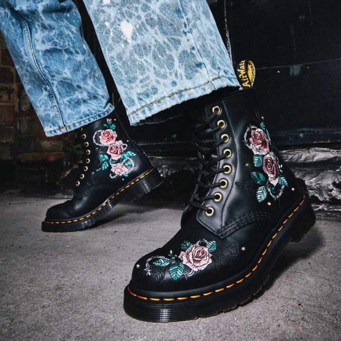 Dr martens cheap black rose