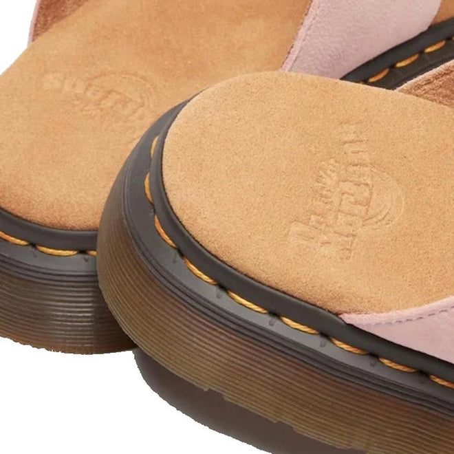 Close-up of tan sole on the heel of Dr Martens Josef Slide sandals with black sole and stitching detail.,
190665707533,
190665707540,
190665707557,
190665707571,
190665707588,