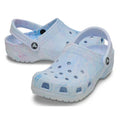 Crocs adults clogs with blue swirls with a touch of pink with a watercolour look on a white background. Showing the outerside and front of the right foot and inner side  and heel the left foot.,
198445278969,
198445278976,
198445278983,
198445278990,
198445279003,
198445278891,