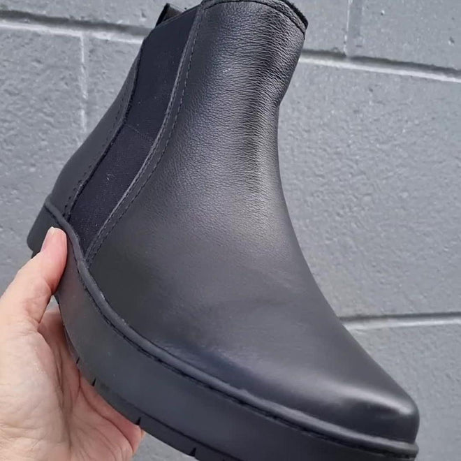 Alfie & Evie Womens Eagle Black Chelsea Ankle Boot Zip