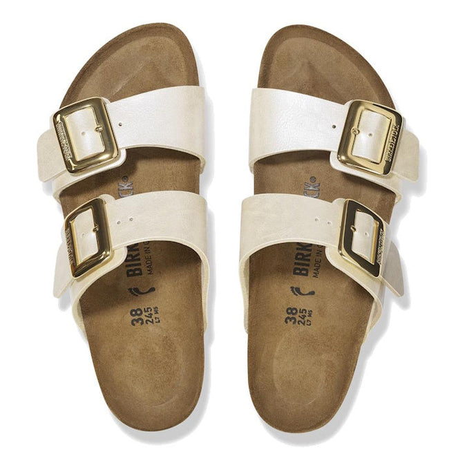 White sandals with gold buckles on a white background, top down view,
4067707031474,
4067707031511,
4067707031559,