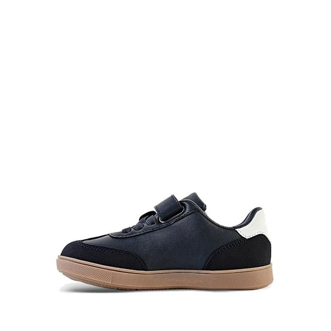 Navy blue size view of Clarks jasper children's shoe with a white sole on a white background.,
9336078583031,
9336078583055,
9336078583079,
9336078583093,
9336078583116,
9336078583130,
9336078583154,
9336078583178,
9336078583192,