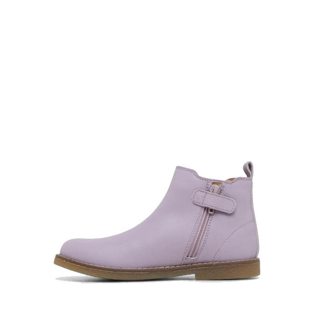 The Clarks Kids Chelsea II Youths Leather Boot in lilac features a genuine leather upper, side zipper, back pull tab, minimal detailing, and a flat brown sole, shown individually against a white background., 9336078964304, 9336078964311, 9336078964328, 9336078964335, 9336078964342, 9336078964359, 9336078964366, 9336078964373, 9336078964380, 9336078964397, 9336078964403, 9336078964410