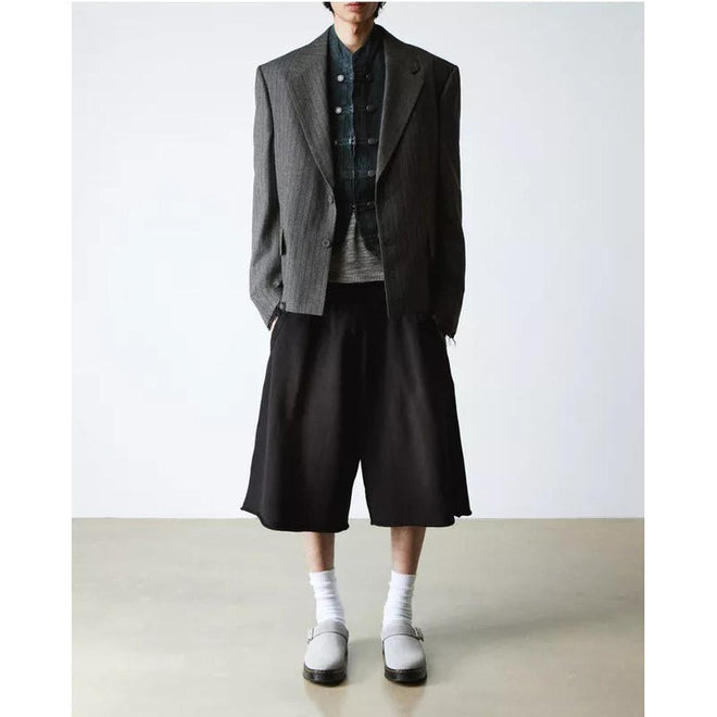 Brookline mule sandal in greu on modes feet weraing white crew socks.,
190665706260,
190665706277,
190665706291,
190665706307,