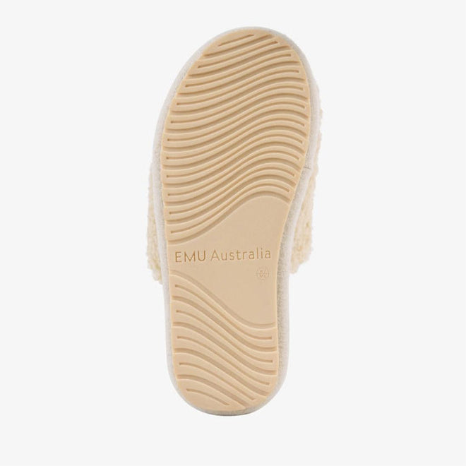 Sole view of the EMU womens starley scuff slipper in natural.,
9330071972670,
9330071972687,
9330071972694,
9330071972700,
9330071972717,
9330071972724,