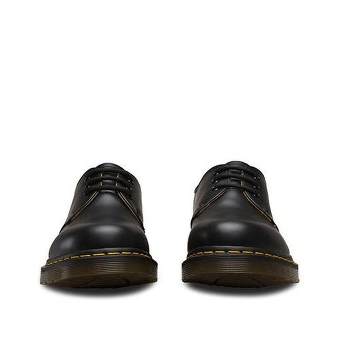 front view showing toes and laces of Dr Martens 3 eye 1461 Black leather oxford shoes.,
800090826883,
800090826906,
800090826920,
800090797534,
800090797558,
800090826975,
800090797565,
800090797572,
800090797596,
800090797602,
800090797626,
