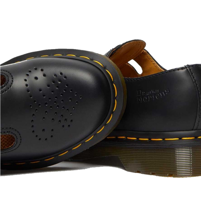 Toe and heel detail of the dr martens 8065 nary jane shoe in black leather 883985051775,
883985051782,
883985051799,
883985051805,
883985051812,
883985982772,