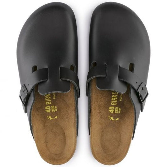 A top down view of the closed toe upper and the insole foot bead of a pair of Black Birkenstock clogs in smooth leather.,
4013871025191,4013871017615,4013871019862,4013871020868,4013871024217,4013871029960,4013871030577,4013871041115,4013871042518,4013871058878,4013871065944,4013871079972, 
